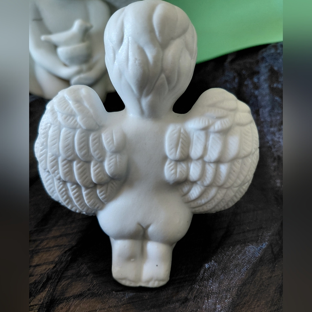 White Angel Figurines Set - Picture 3 of 10
